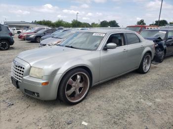  Salvage Chrysler 300