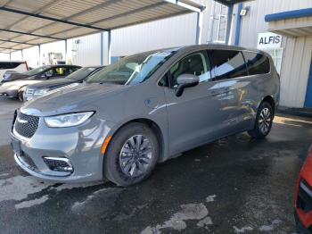  Salvage Chrysler Pacifica