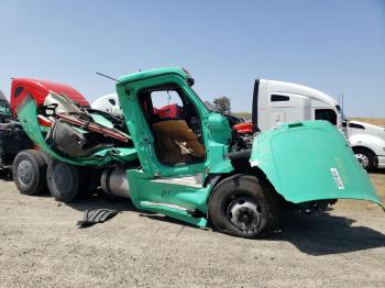  Salvage Freightliner Cascadia 1