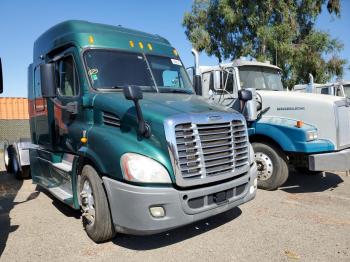  Salvage Freightliner Cascadia 1