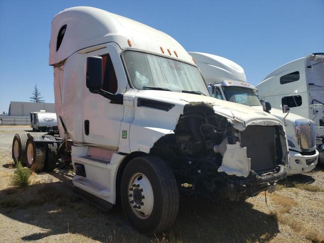  Salvage Freightliner Cascadia 1