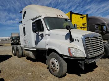  Salvage Freightliner Cascadia 1