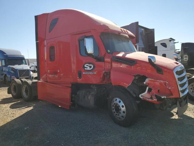  Salvage Freightliner Cascadia 1