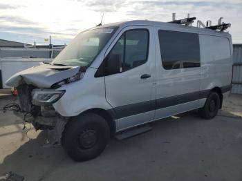  Salvage Mercedes-Benz Sprinter