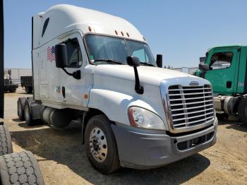  Salvage Freightliner Cascadia 1