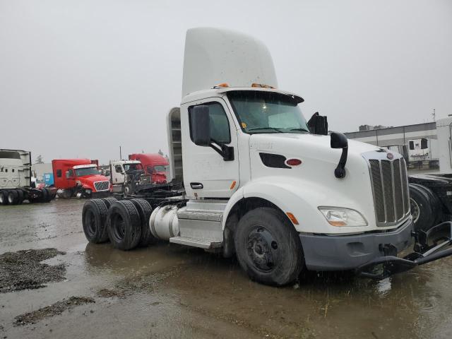  Salvage Peterbilt 579