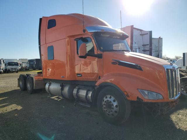  Salvage Peterbilt 579