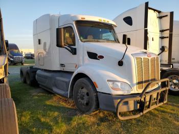  Salvage Peterbilt 579