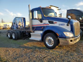  Salvage Peterbilt 579