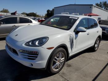  Salvage Porsche Cayenne