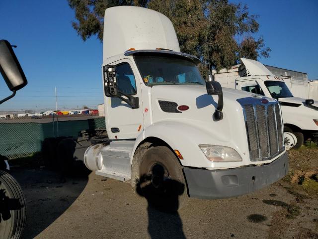  Salvage Peterbilt 579