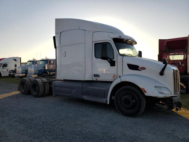  Salvage Peterbilt 579