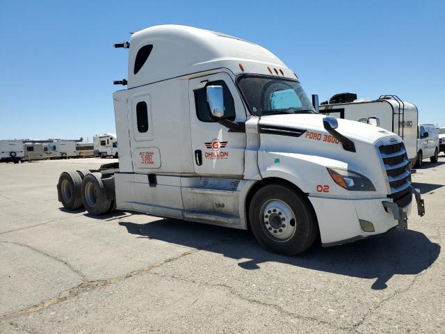  Salvage Freightliner Cascadia 1