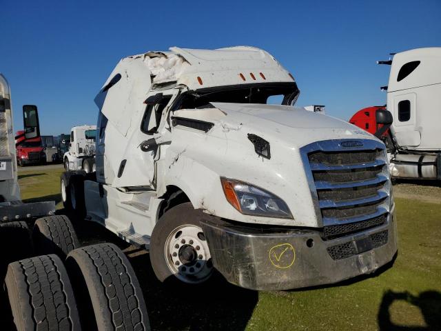  Salvage Freightliner Cascadia 1