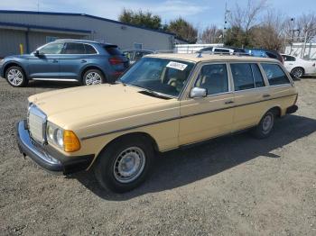  Salvage Mercedes-Benz 300-Class