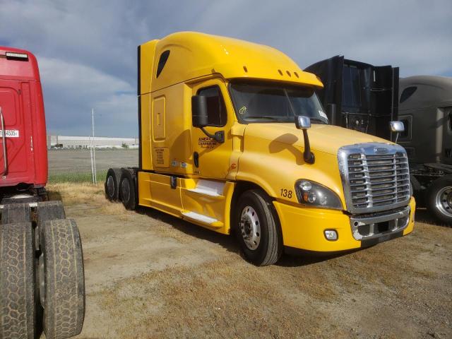  Salvage Freightliner Cascadia 1