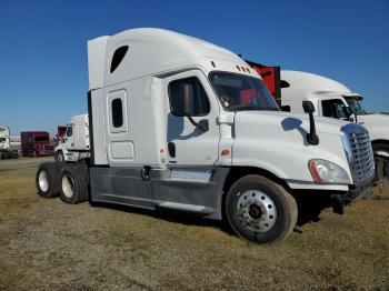  Salvage Freightliner Cascadia 1