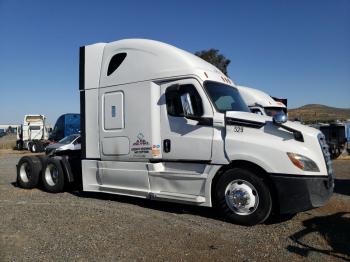  Salvage Freightliner Cascadia