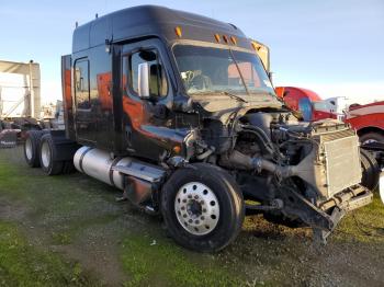 Salvage Freightliner Cascadia 1