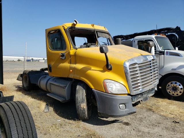  Salvage Freightliner Cascadia 1
