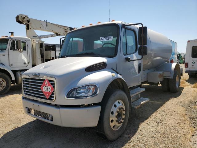  Salvage Freightliner M2 106 Med