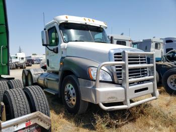  Salvage Freightliner Cascadia 1