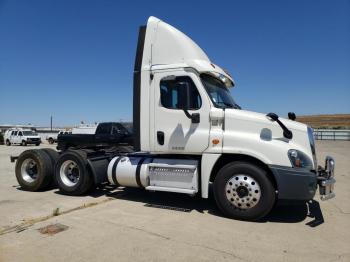  Salvage Frht Cascadia 1