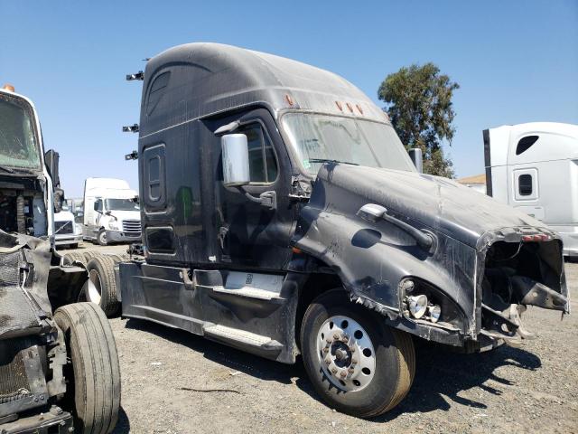  Salvage Freightliner Cascadia 1