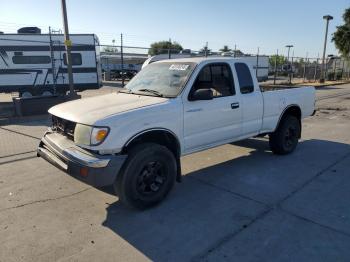  Salvage Toyt Tacoma