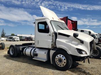  Salvage Freightliner Cascadia 1
