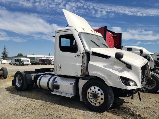  Salvage Freightliner Cascadia 1