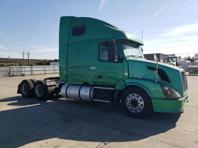  Salvage Volvo Vnl
