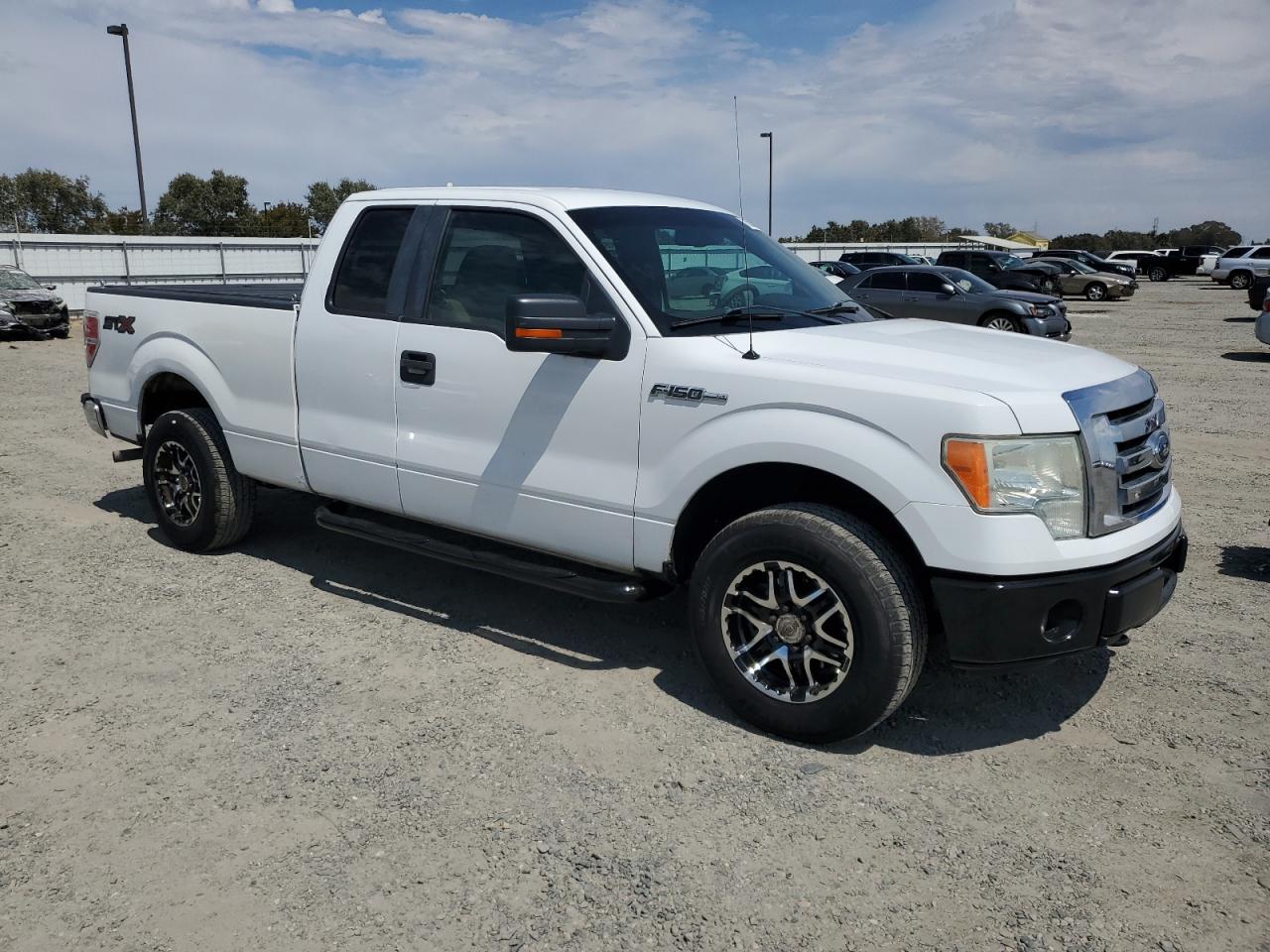 Ford F-150 Super Cab Image 4