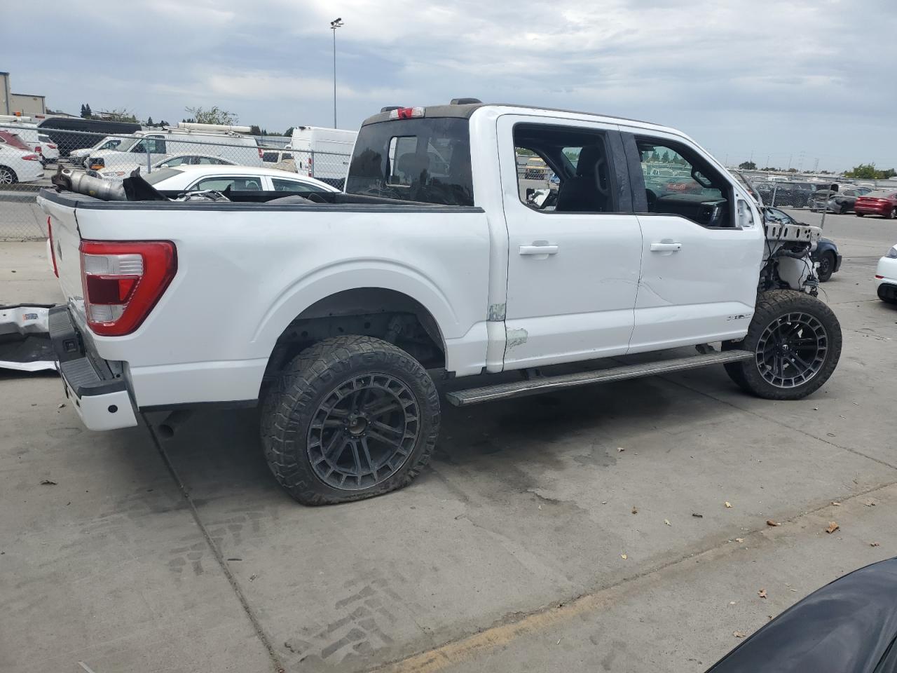 Ford F-150 Supercrew Image 8