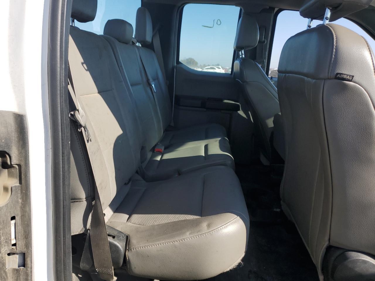 Ford F-150 Super Cab Image 10