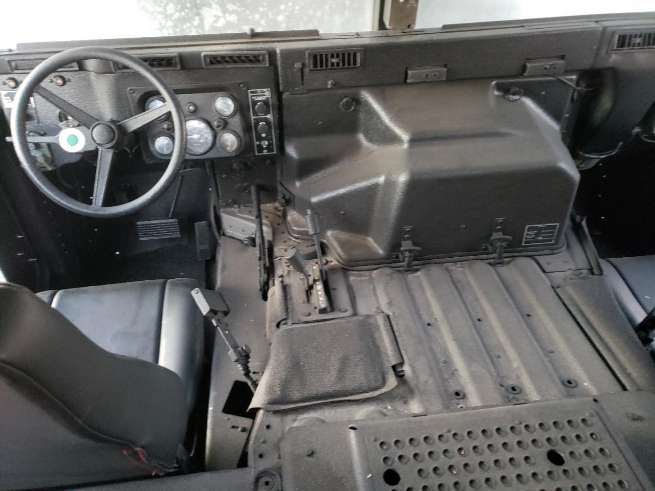 American General Hummer Image 13