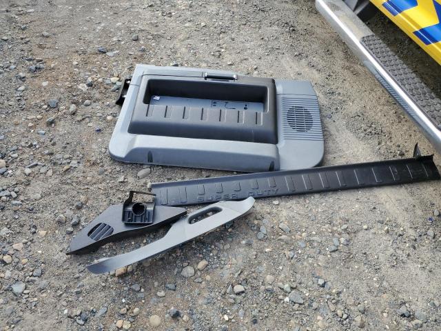 Ford F-650 Super Duty Image 11