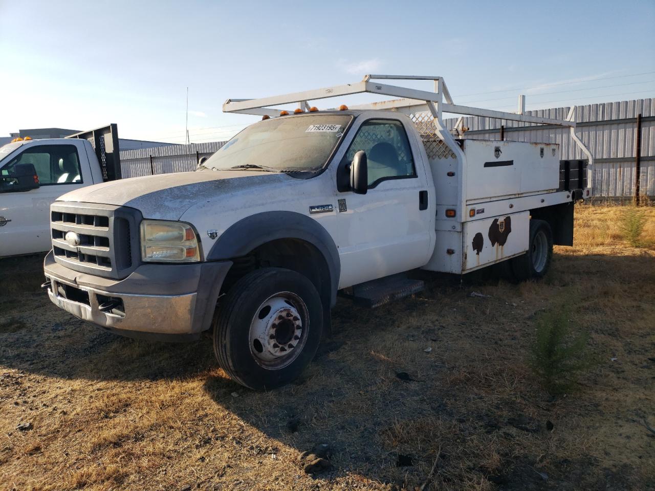 Ford F-450 Super Duty Image 1