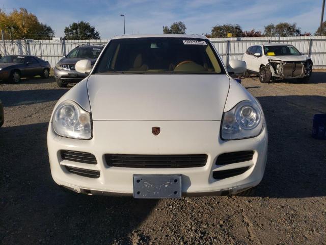 Porsche Cayenne Image 12