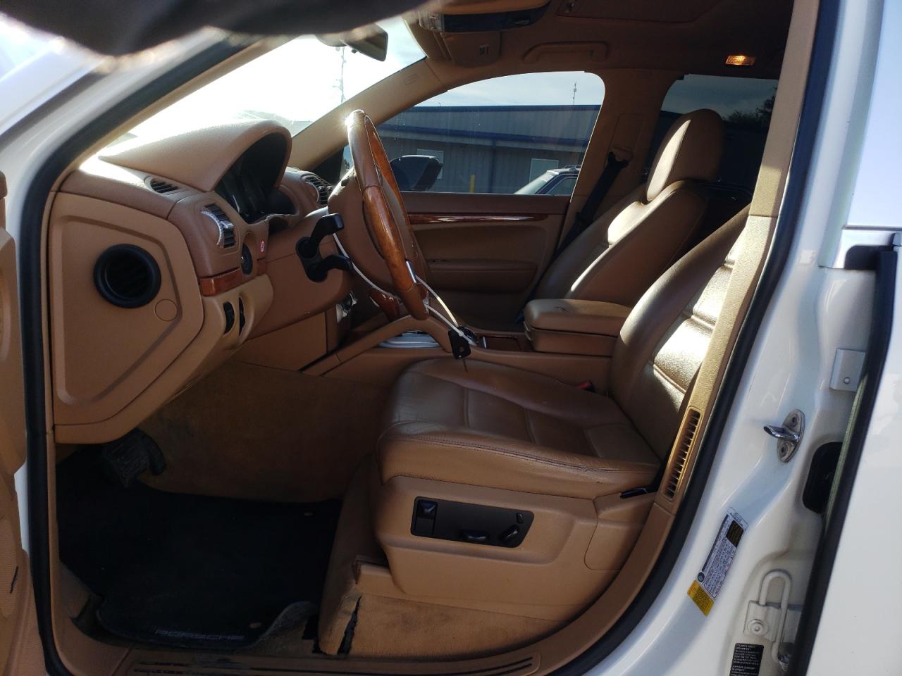 Porsche Cayenne Image 8