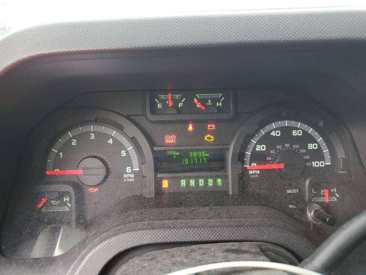 Ford Econoline E150 Van Image 12