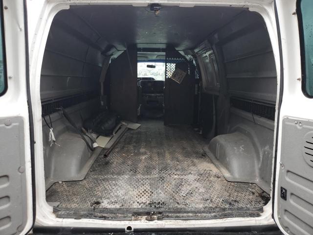 Ford Econoline E150 Van Image 8