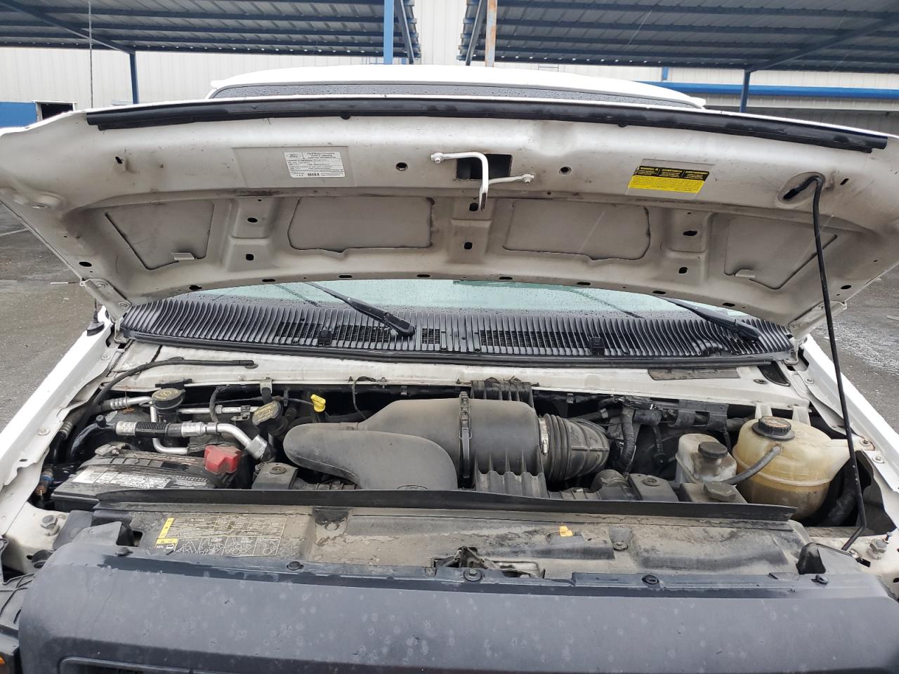 Ford Econoline E150 Van Image 9