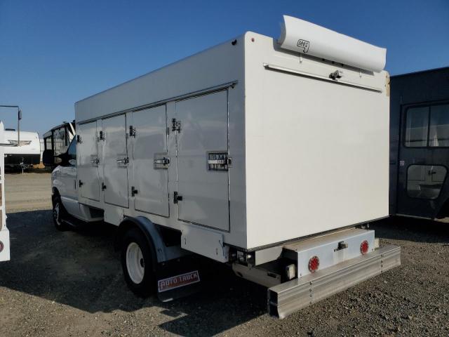 Ford Econoline E450 Super Duty Cutaway Van Image 4