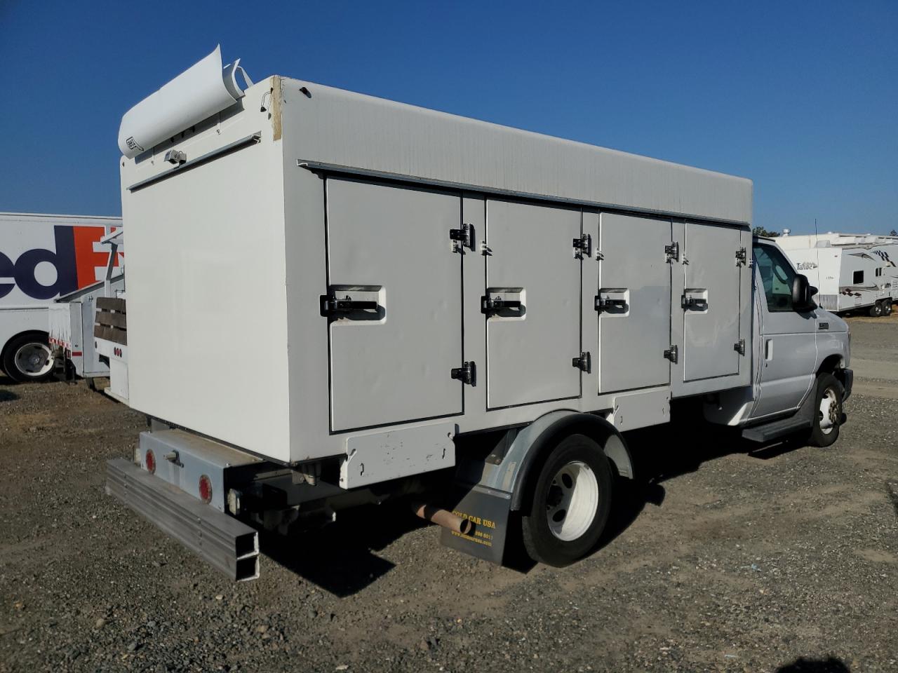 Ford Econoline E450 Super Duty Cutaway Van Image 7