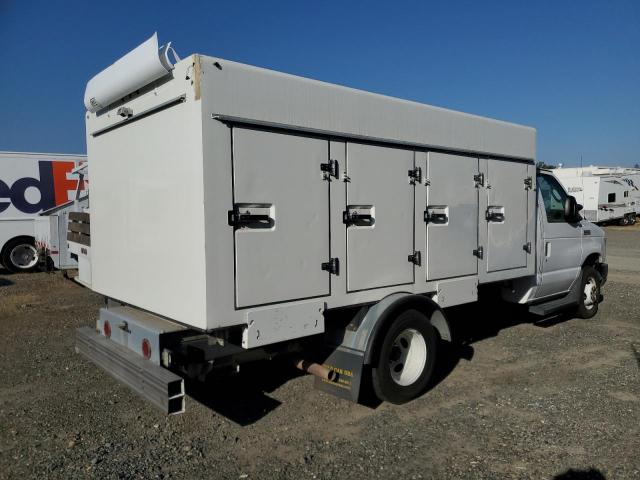 Ford Econoline E450 Super Duty Cutaway Van Image 7