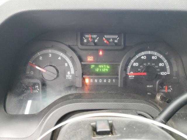 Ford Econoline E450 Super Duty Cutaway Van Image 2