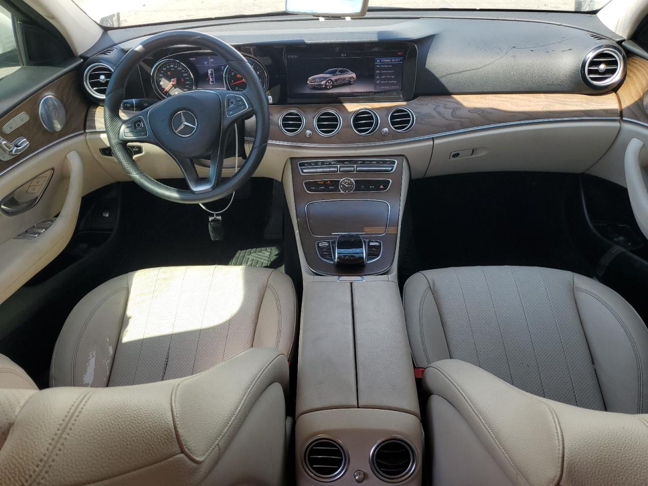 Mercedes-Benz E-Class 300 Image 8