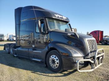  Salvage Volvo Vnl