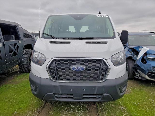 Ford Transit T-250 Image 5